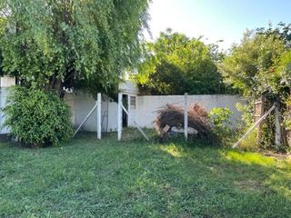 Foto 14 de 80 bis e/ 137 y 138 (Los Hornos) - CASA DE 3 AMB.