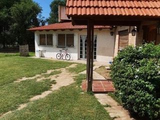 Foto 5 de Casa en venta en barrio Los Chañares con pileta