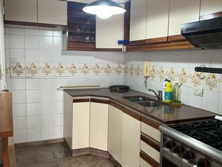 Foto 19 de Casa de 5 ambientes con pileta en alquiler en Martinez