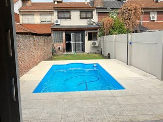 Foto 25 de Casa de 5 ambientes con pileta en alquiler en Martinez