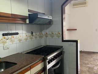 Foto 23 de Casa de 5 ambientes con pileta en alquiler en Martinez