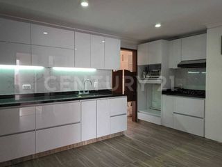 Foto 6 de Apartamento duplex para arriendo en Los Rosales