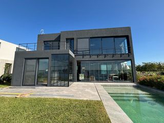 Foto 41 de Casa 6 Amb a Estrenar en Venta, Lote Al Lago en Barrio Marinas. Puertos del Lago