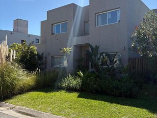 Foto 26 de Casa en Alquiler en San Rafael - Villanueva