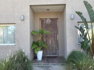 Foto 2 de Casa en Alquiler en San Rafael - Villanueva