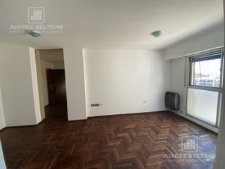 Foto 1 de ALQUILO DEPARTAMENTO 1 DORMITORIO - BV CHACABUCO 385