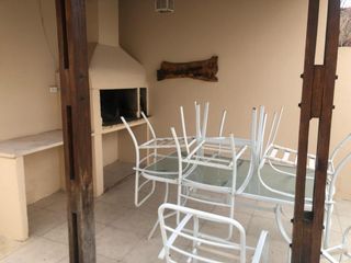 Foto 16 de 4 Dorm - Consultorio Independiente - Escritorio - Quincho - Pileta