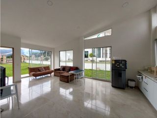 Foto 9 de VENTA LINDA CASA EN EL MEJOR CONDOMINIO DE CHINAUTA CUNDINAMARCA