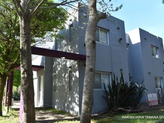 Foto 1 de DUPLEX CON JARDÍN DENTRO DEL JAGÜEL