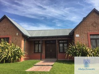 Foto 1 de Casa en venta de 4 dormitorios en Altos de Bahía