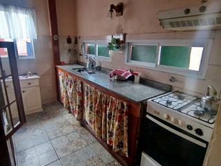 Foto 7 de Casa con Departamento en venta en Quilmes Oeste
