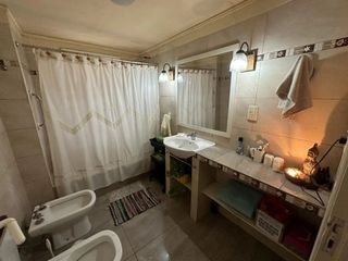 Foto 14 de Casa con Departamento en venta en Quilmes Oeste