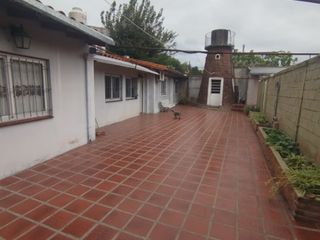 Foto 20 de Casa con Departamento en venta en Quilmes Oeste