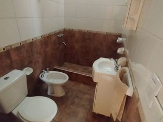 Foto 21 de Casa con Departamento en venta en Quilmes Oeste