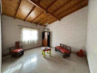 Foto 16 de Casa con Departamento en venta en Quilmes Oeste