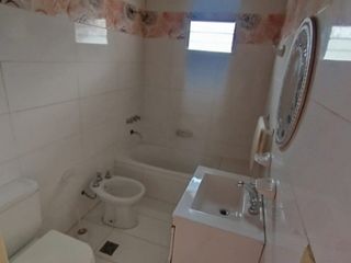 Foto 23 de Casa con Departamento en venta en Quilmes Oeste