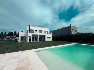 Foto 1 de Venta de casa en San Matías sector Laguna