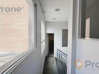 Foto 11 de Oficina en planta alta