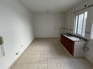 Foto 11 de Departamento en Alquiler 3 Ambientes Centrico Amplio
