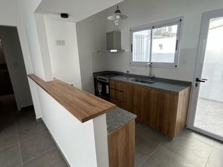 Foto 2 de PH en venta - 2 Dormitorios 1 Baño - 75Mts2 - La Plata