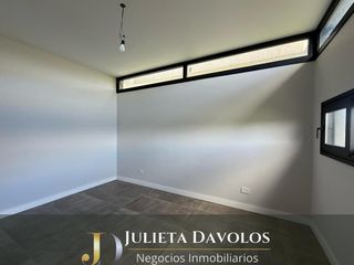 Foto 14 de Casa a la laguna en  Venta  El Canton Barrio Islas-Escobar