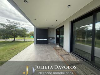 Foto 4 de Casa a la laguna en  Venta  El Canton Barrio Islas-Escobar