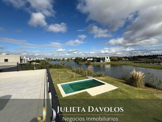 Foto 1 de Casa a la laguna en  Venta  El Canton Barrio Islas-Escobar