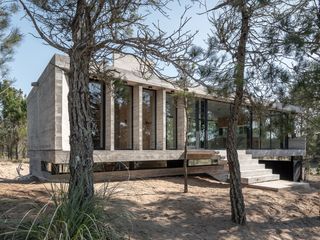 Foto 1 de Casa en VENTA en VILLAROBLES, a 15 km de Pinamar !