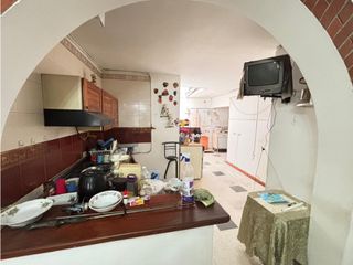 Foto 6 de VENTA CASA LOTE BARRIO LORENA LAURELES MEDELLN PARA CONSTRUIR
