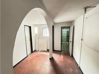 Foto 3 de VENTA CASA LOTE BARRIO LORENA LAURELES MEDELLN PARA CONSTRUIR