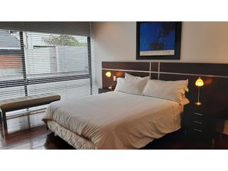 Foto 7 de Apartamento dúplex con terraza para arriendo en Santa Bárbara Alta