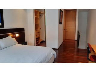 Foto 10 de Apartamento dúplex con terraza para arriendo en Santa Bárbara Alta