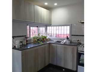 Foto 9 de CASA Y LOCAL EN VENTA BARRIO VILLA RESSIA