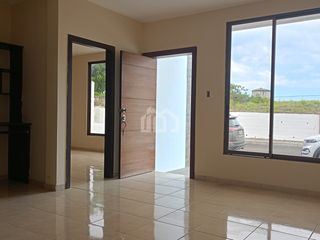 Foto 1 de CASA DE VENTA EN URBANIZACIÓN PRIVADA DE MANTA