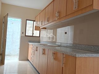Foto 5 de CASA DE VENTA EN URBANIZACIÓN PRIVADA DE MANTA