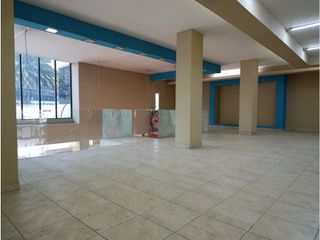 Foto 10 de La Mariscal, Local Comercial en Renta, 600m2, 3 Ambientes