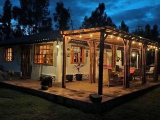 Foto 1 de Vendo Casa - Terreno de 20.000m en la Entrada a Lasso entre Latacunga y Machachi