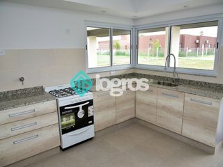 Foto 9 de Casa en venta en barrio privado Jockey Club - Salta Capital