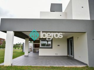 Foto 6 de Casa en venta en barrio privado Jockey Club - Salta Capital