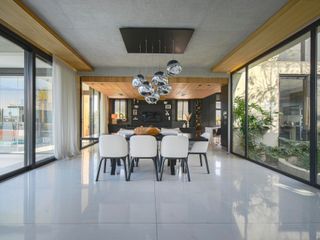 Foto 19 de Exclusiva Casa en Venta El Golf Nordelta Al Agua