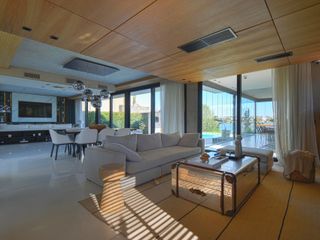 Foto 23 de Exclusiva Casa en Venta El Golf Nordelta Al Agua