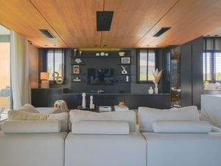 Foto 20 de Exclusiva Casa en Venta El Golf Nordelta Al Agua