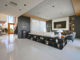 Foto 13 de Exclusiva Casa en Venta El Golf Nordelta Al Agua