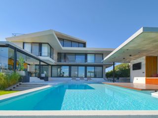Foto 39 de Exclusiva Casa en Venta El Golf Nordelta Al Agua