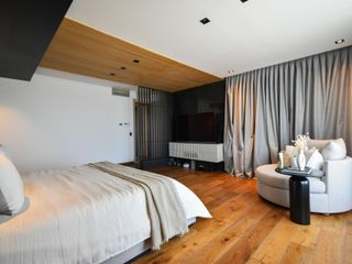 Foto 45 de Exclusiva Casa en Venta El Golf Nordelta Al Agua