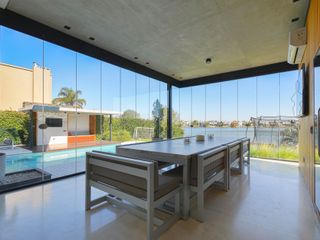 Foto 32 de Exclusiva Casa en Venta El Golf Nordelta Al Agua