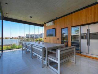 Foto 31 de Exclusiva Casa en Venta El Golf Nordelta Al Agua