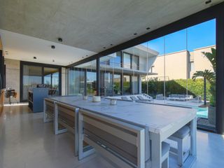 Foto 34 de Exclusiva Casa en Venta El Golf Nordelta Al Agua