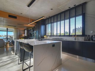 Foto 26 de Exclusiva Casa en Venta El Golf Nordelta Al Agua