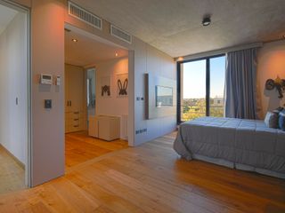 Foto 59 de Exclusiva Casa en Venta El Golf Nordelta Al Agua